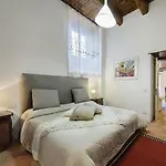 Castello Di Postignano Relais Hotel 4*