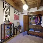 Castello Di Postignano Relais Hotel 4*