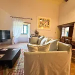 فندق Castello Di Postignano Relais