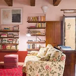Castello Di Postignano Relais Hotel 4*