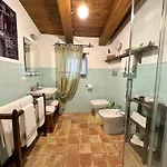 Castello Di Postignano Relais 4*