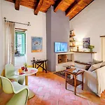 Castello Di Postignano Relais Hotel