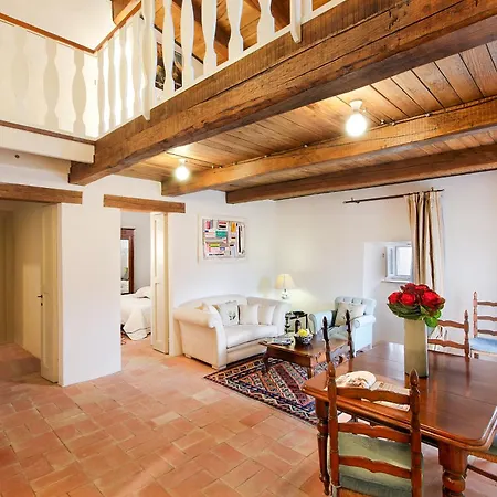 Castello Di Postignano Relais Hotel 4*