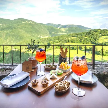 Castello Di Postignano Relais Hotel