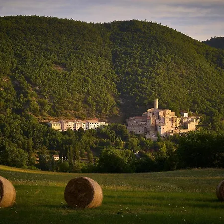 Castello Di Postignano Relais 4*