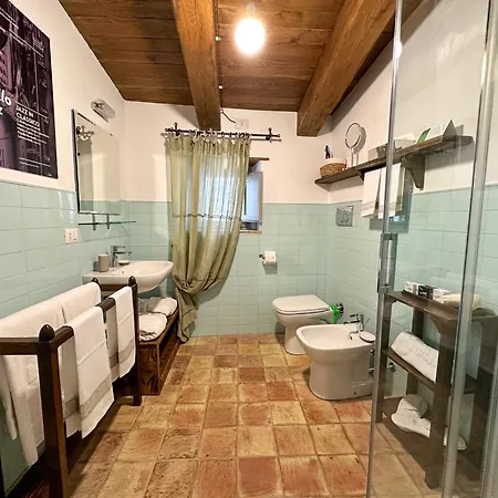 Castello Di Postignano Relais 4*