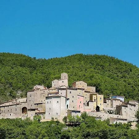 Castello Di Postignano Relais Hotel 4*