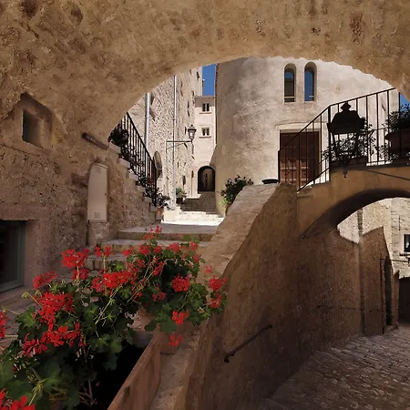 Castello Di Postignano Relais 4*