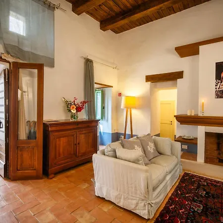 Castello Di Postignano Relais Hotel Sellano
