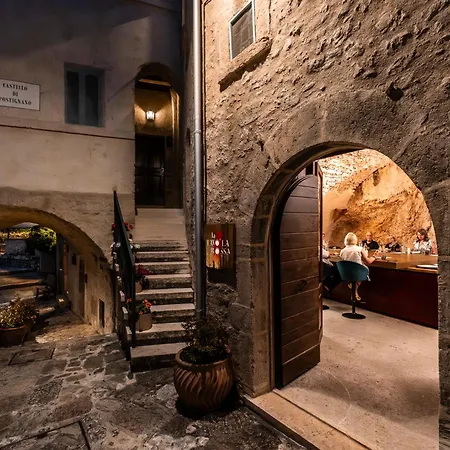 Castello Di Postignano Relais Hotel