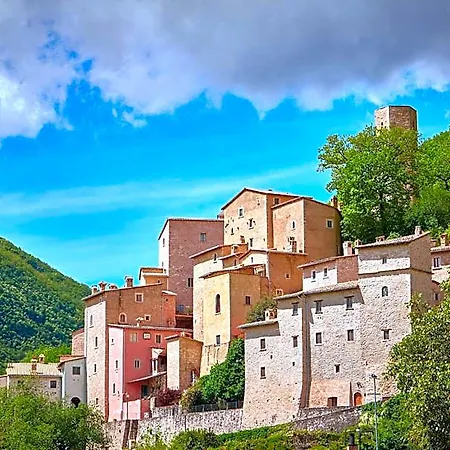 Castello Di Postignano Relais Hotel Sellano