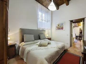 Castello Di Postignano Relais Szálloda 4*