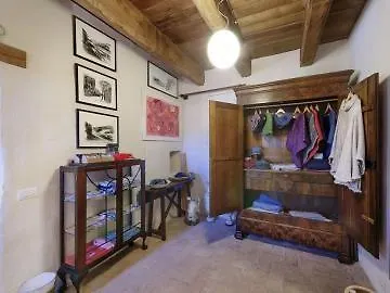 Castello Di Postignano Relais Hotel 4*