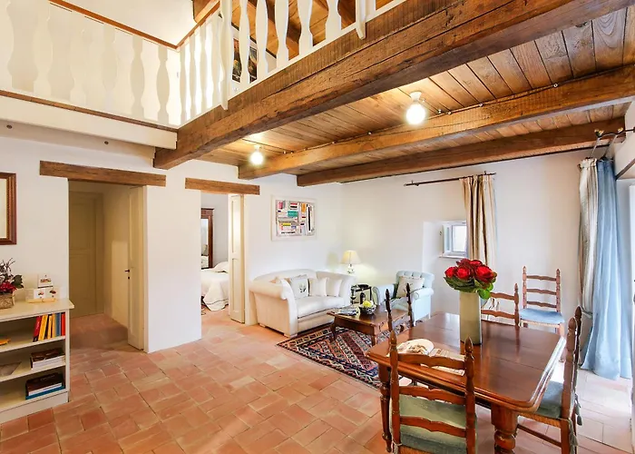 Castello Di Postignano Relais Szálloda 4*