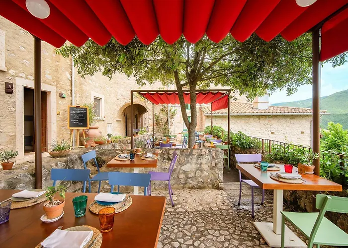 Castello Di Postignano Relais Sellano