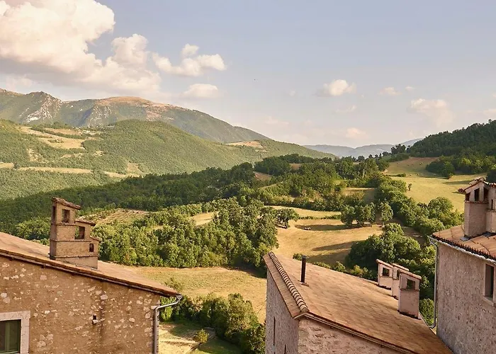 Castello Di Postignano Relais Sellano