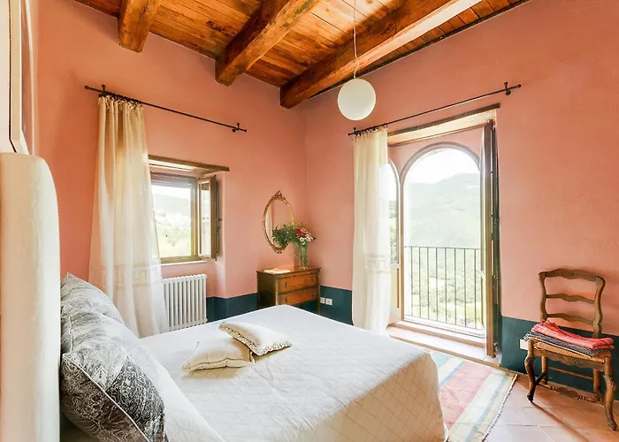 Castello Di Postignano Relais Hotel 4*