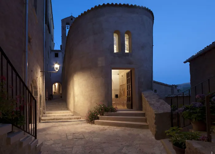 Castello Di Postignano Relais 4* 셀라노
