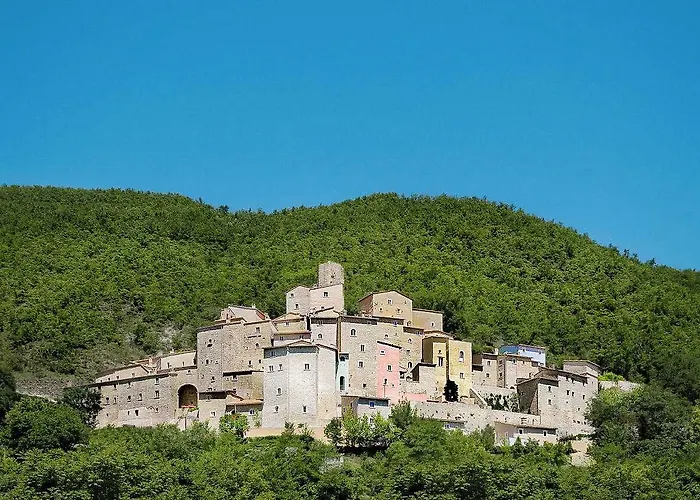 Castello Di Postignano Relais Hotel 4*