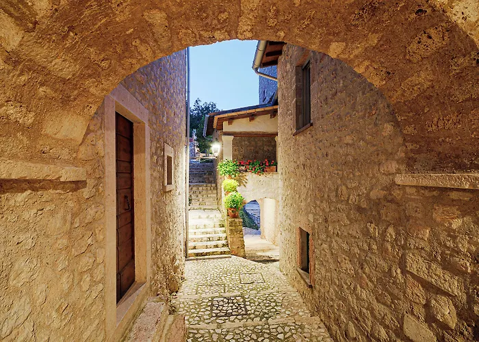 Castello Di Postignano Relais Hotel Sellano