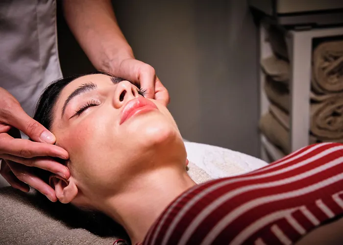 Castello Di Postignano Relais Szálloda